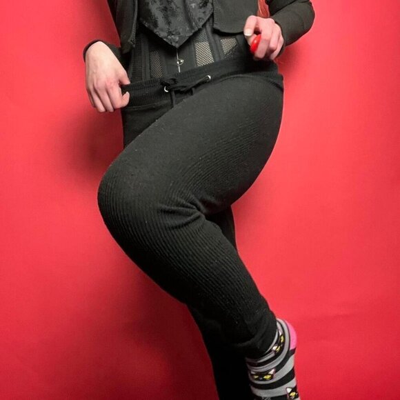 Weekend edition / Black cozy legging sweatpants 🖤🖤​​​​​ - Picture 5 of 5
